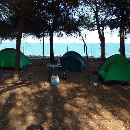 Camping Columbia Hotel Montegiordano